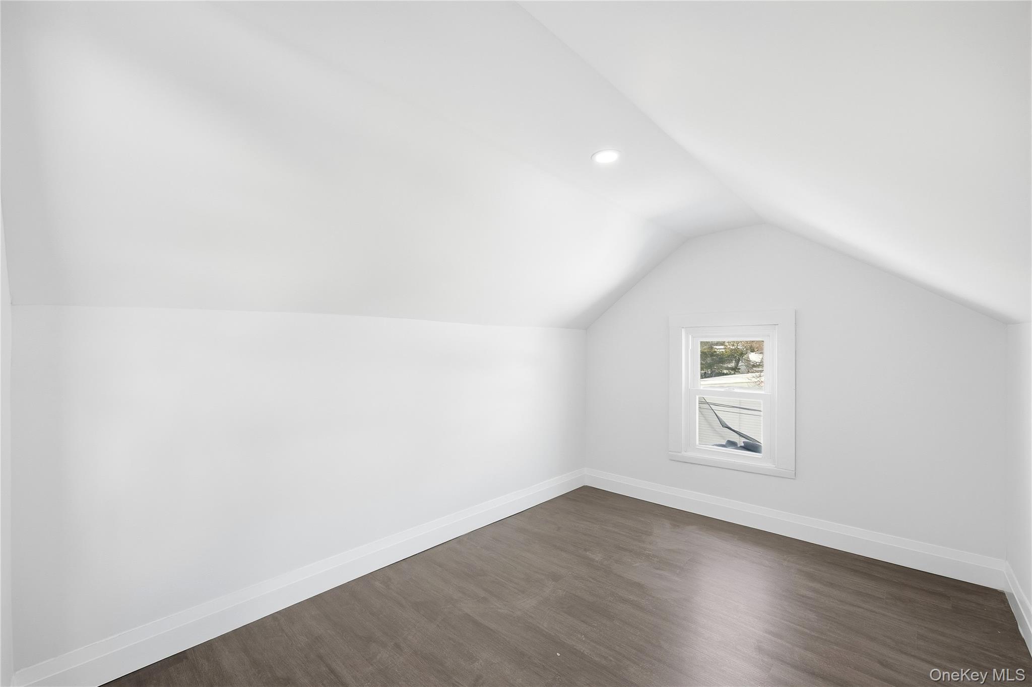 78 Roslyn Street Islip Terrace, NY 11752 - Photo 10 of 26