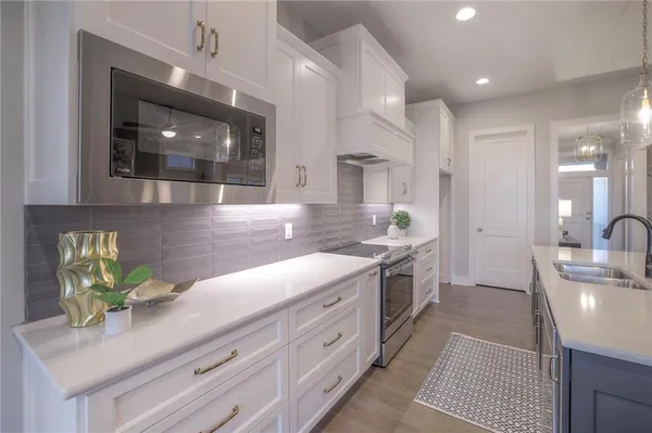 $830,000 | 12200 138th Place, Overland Park, KS 66221