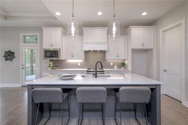 $830,000 | 12200 138th Place, Overland Park, KS 66221
