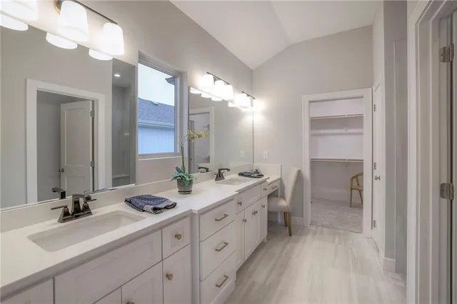 $810,000 | 12200 138th Place, Overland Park, KS 66221