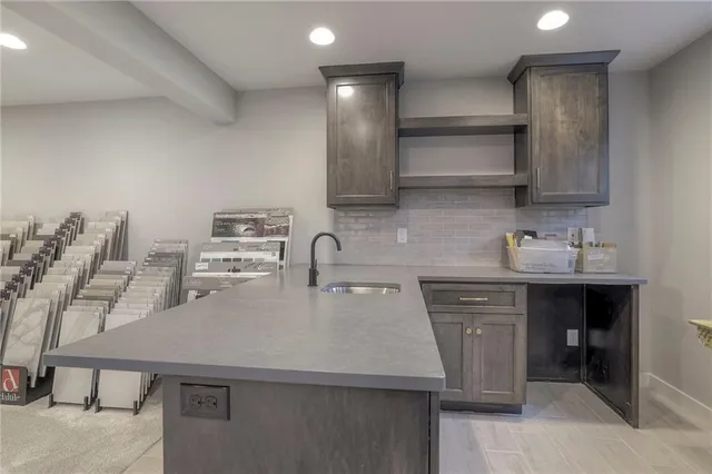 $810,000 | 12200 138th Place, Overland Park, KS 66221