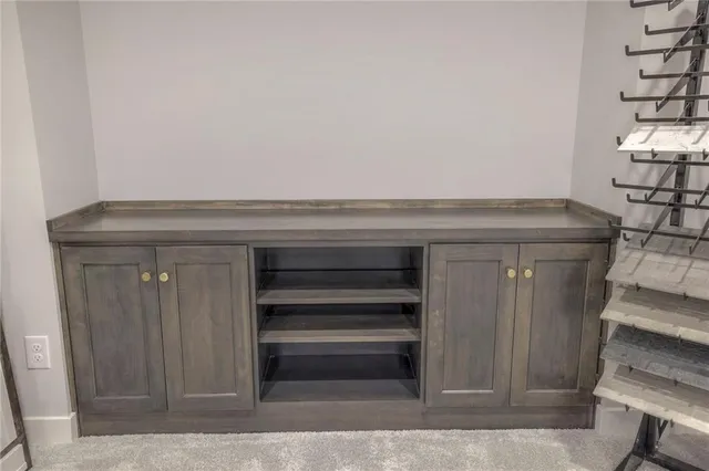 $810,000 | 12200 138th Place, Overland Park, KS 66221