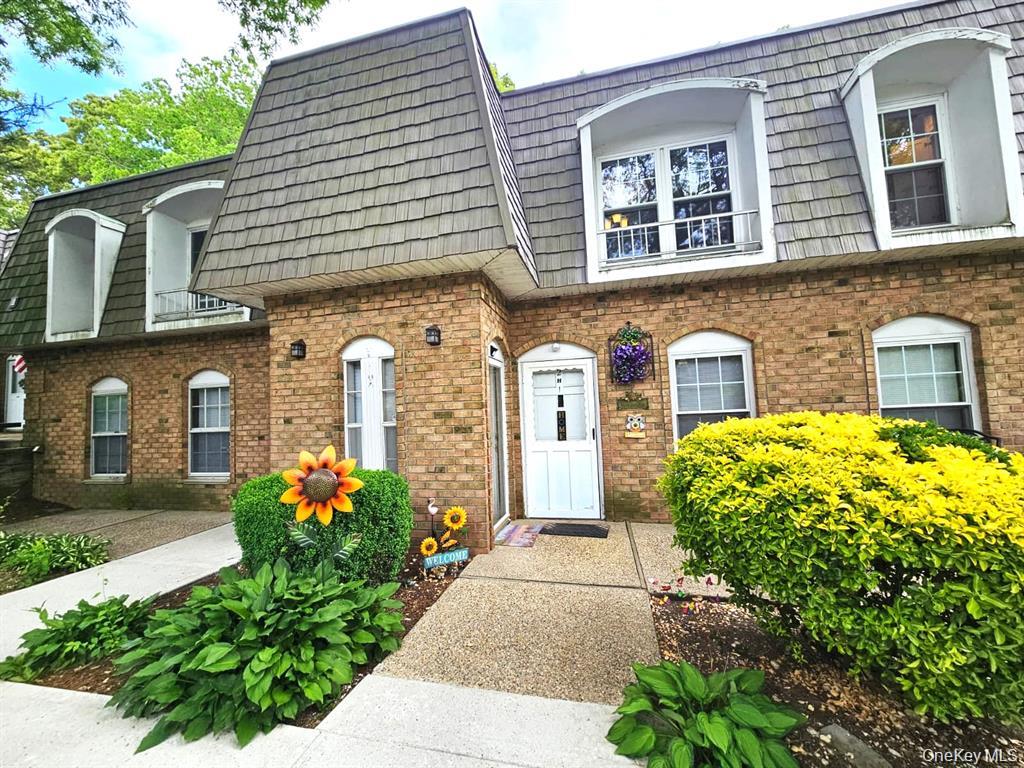 655 Middle Country Road, Unit 2H2 Coram, NY 11727 - Photo 3 of 37