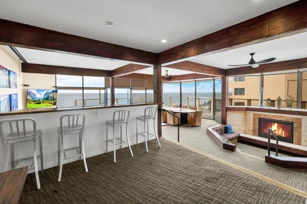 a picture of city view