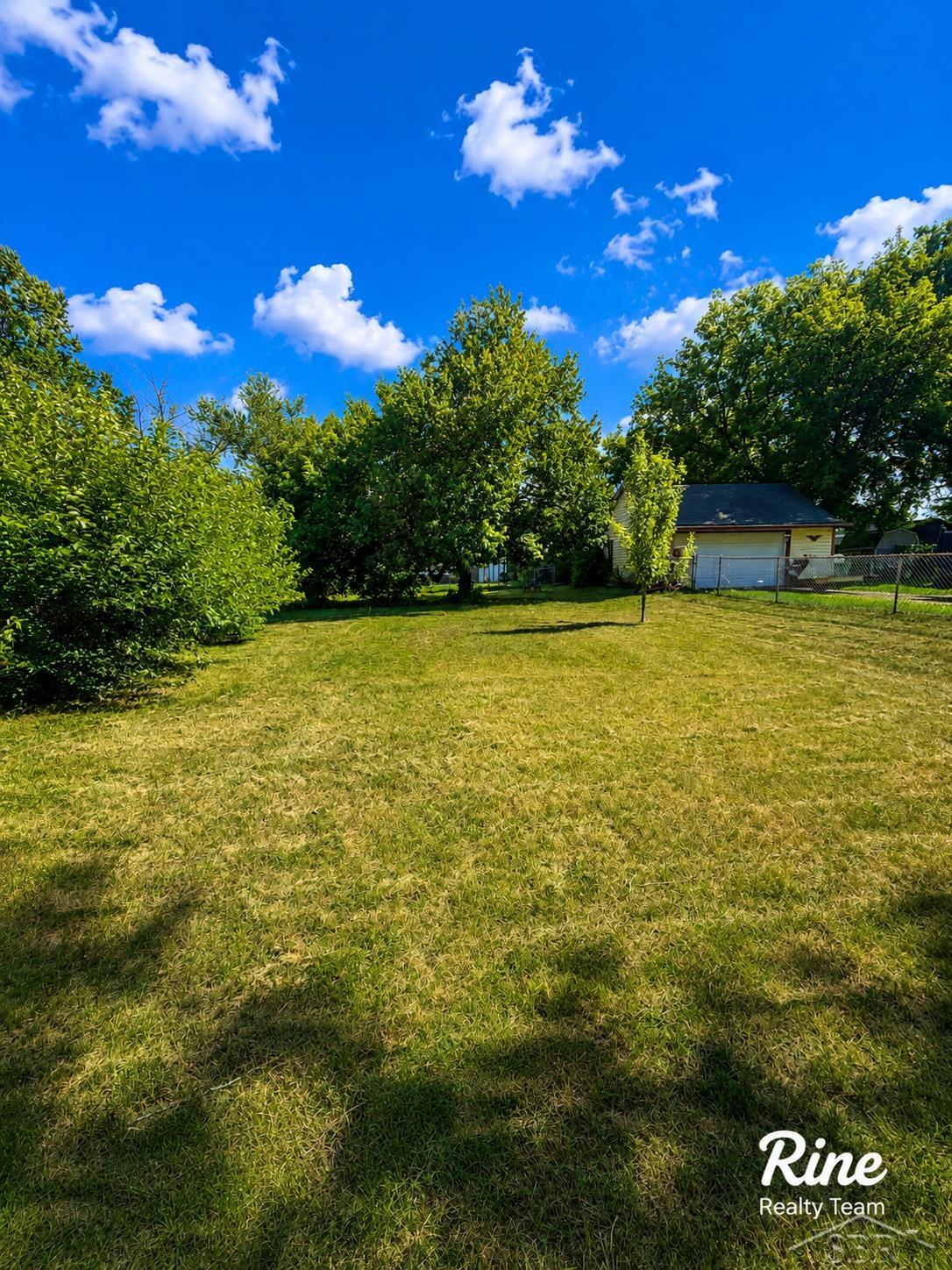 3204 Hemphill Road Burton, MI 48529 - Photo 16 of 39 Gallery Image 16