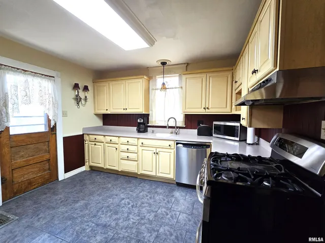 $85,500 | 212 Jefferson Street, Savanna, IL 61074