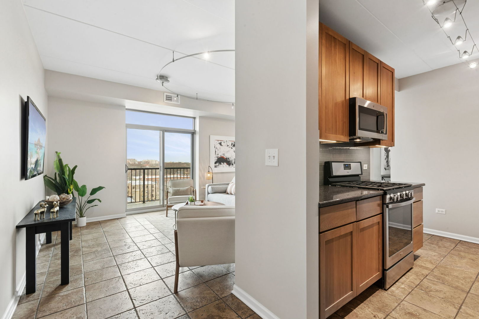 515 Main Street, Unit 802 Evanston, IL 60202 - Photo 13 of 33