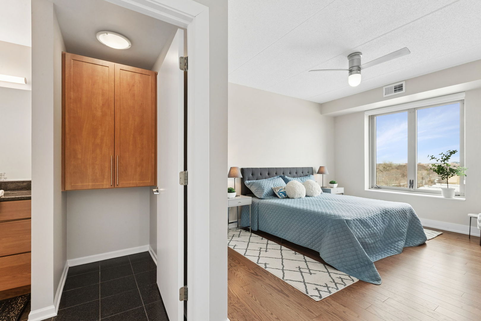 515 Main Street, Unit 802 Evanston, IL 60202 - Photo 16 of 33