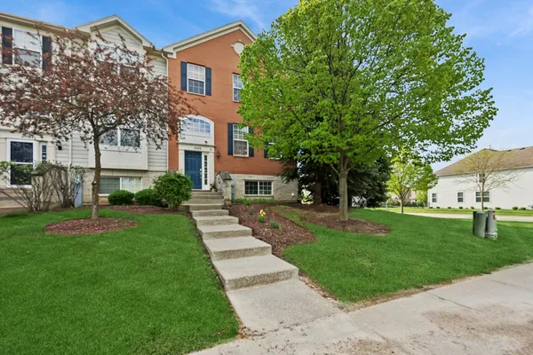 $400,000 | 1009 Alberta Road, Elgin, IL 60124