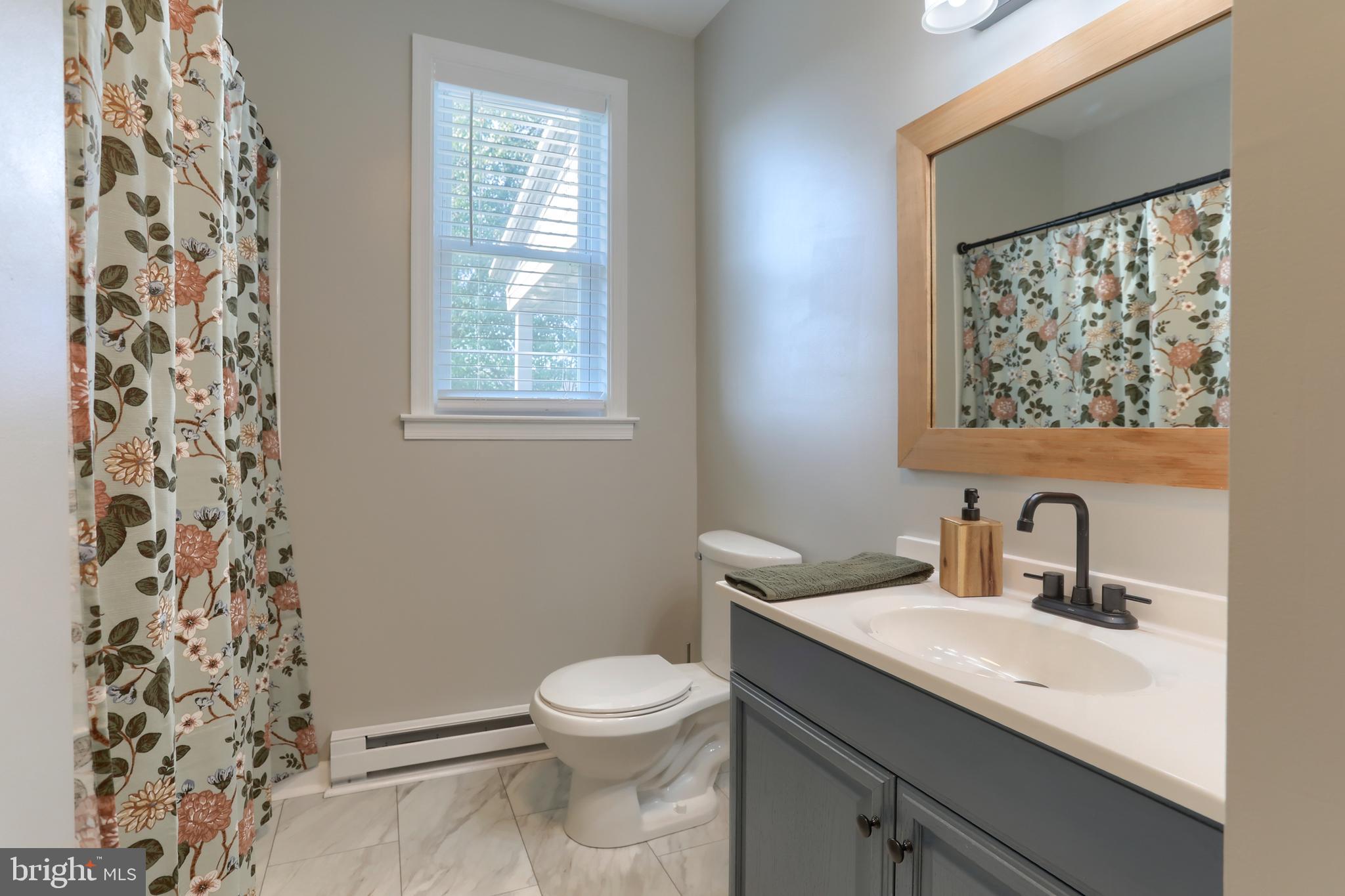 507 State Drive Lebanon, PA 17042 - Photo 16 of 31 First Floor Full Bathroom