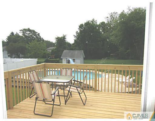 8 Snowden Road East Brunswick, NJ 08816 - Photo 9 of 12 Gallery Image 9