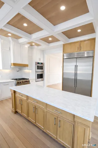 $2,699,900 | 20 North Lake Shore Drive, Brookfield, CT 06804