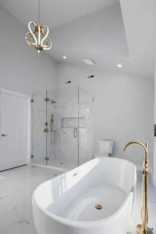 $2,699,900 | 20 North Lake Shore Drive, Brookfield, CT 06804