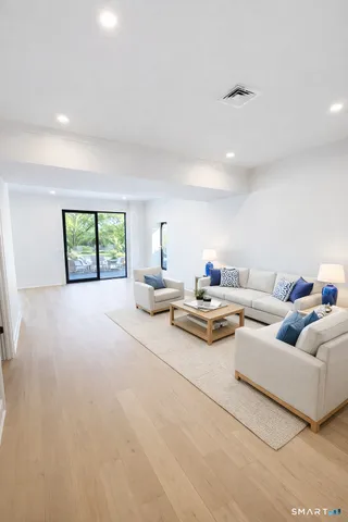 $2,699,900 | 20 North Lake Shore Drive, Brookfield, CT 06804