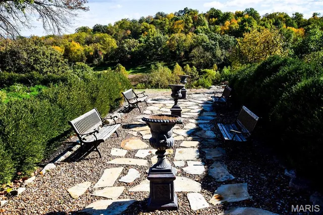 $2,100,000 | 15933 Highway Clarksville Mo 63336, Clarksville, MO 63336