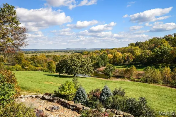 $2,100,000 | 15933 Highway Clarksville Mo 63336, Clarksville, MO 63336