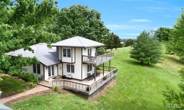 $2,100,000 | 15933 Highway Clarksville Mo 63336, Clarksville, MO 63336