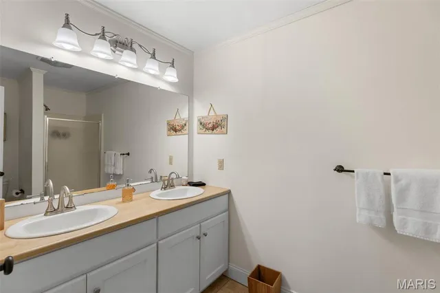 $2,100,000 | 15933 Highway Clarksville Mo 63336, Clarksville, MO 63336