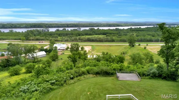 $2,100,000 | 15933 Highway Clarksville Mo 63336, Clarksville, MO 63336