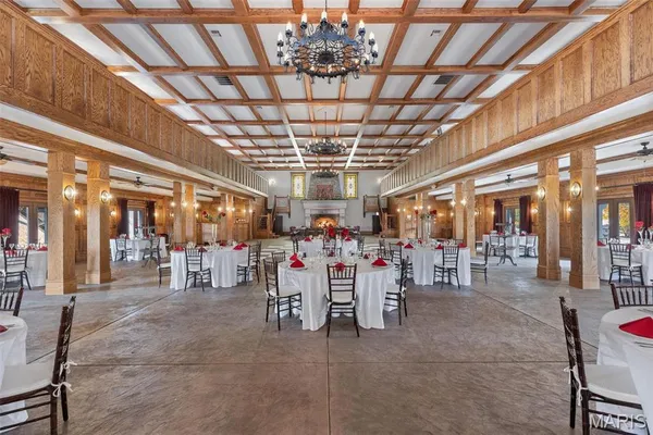 $2,100,000 | 15933 Highway Clarksville Mo 63336, Clarksville, MO 63336