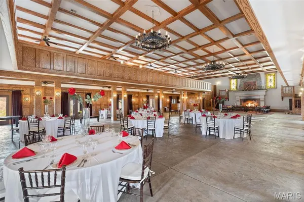 $2,100,000 | 15933 Highway Clarksville Mo 63336, Clarksville, MO 63336