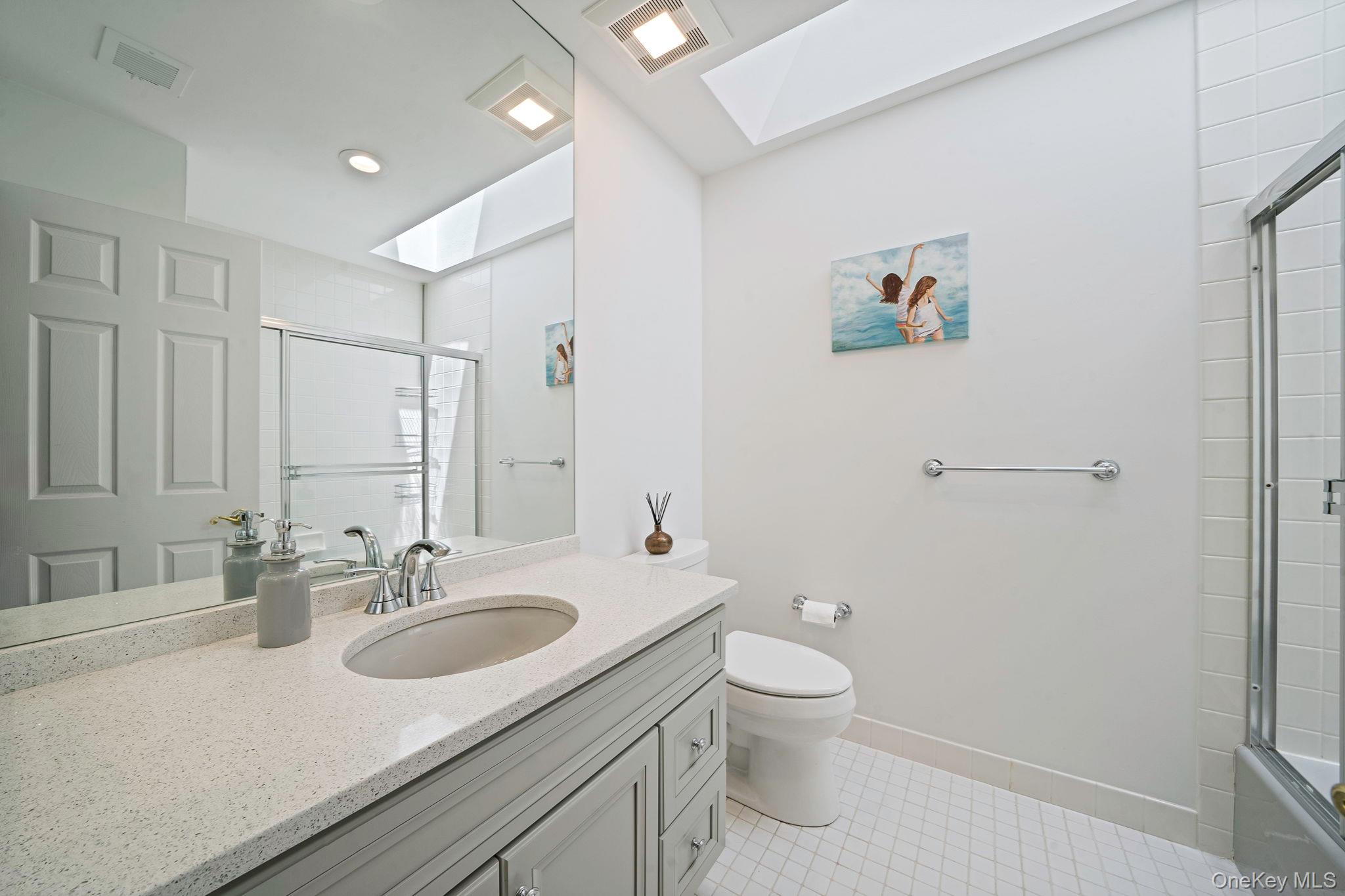 86 Hamlet Drive Commack, NY 11725 - Photo 28 of 36 Full BathroomBedroom #3