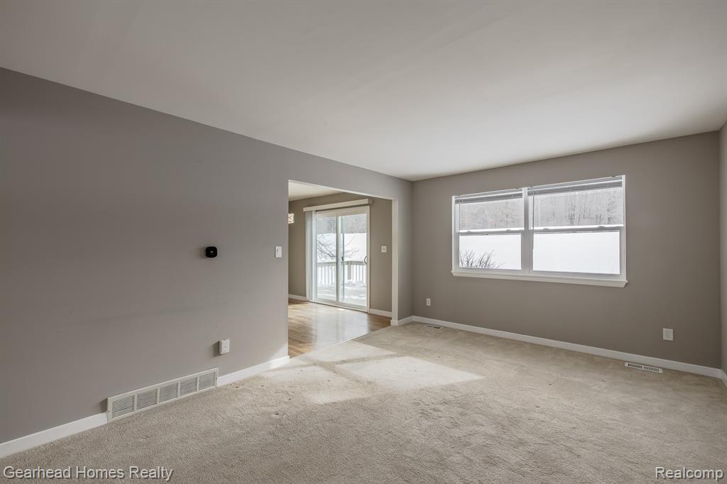 12749 Shaffer Road Davisburg, MI 48350 - Photo 12 of 98 Gallery Image 12