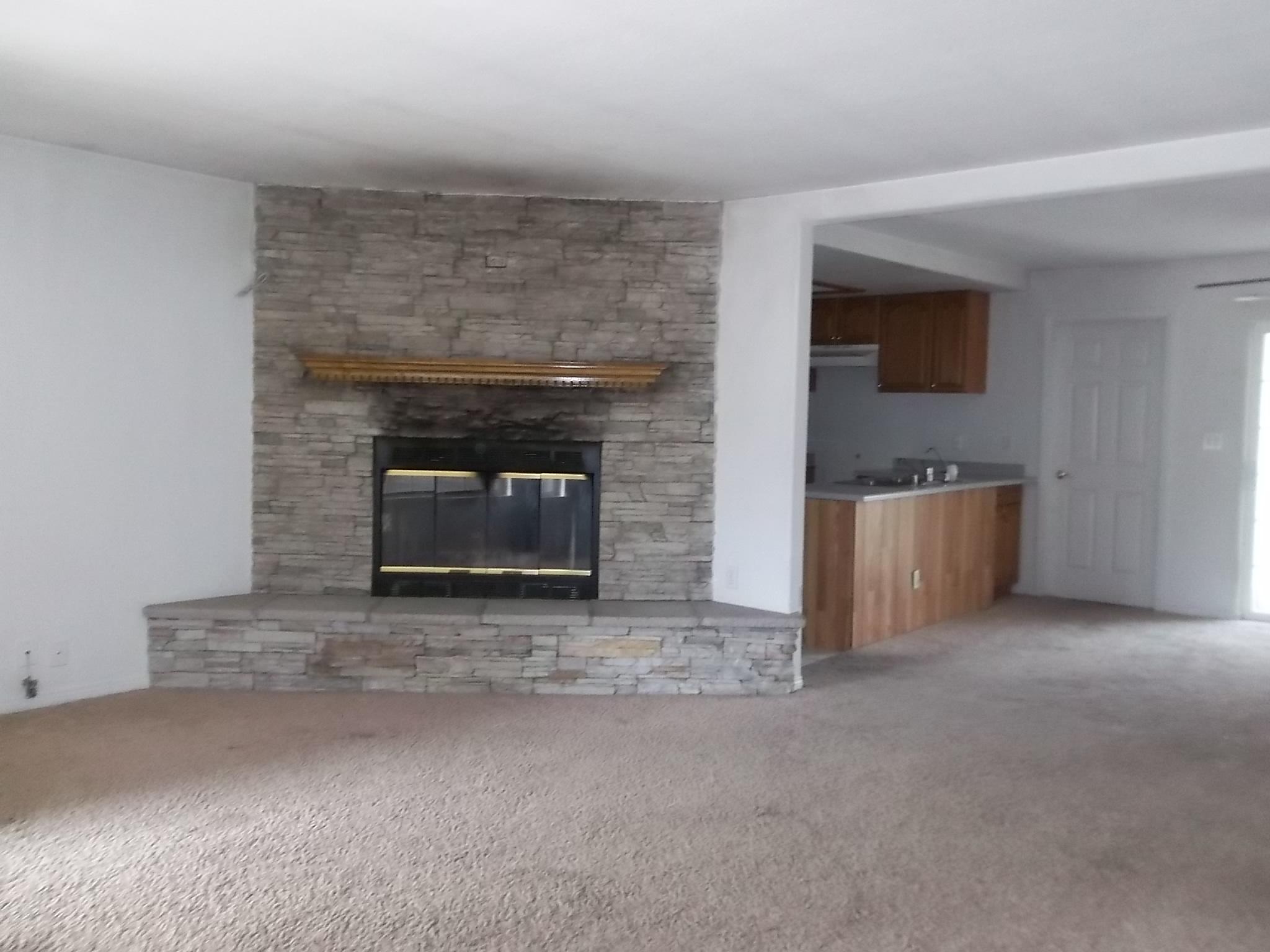 16605 Friar Road Weed, CA 96094 - Photo 4 of 19 living room