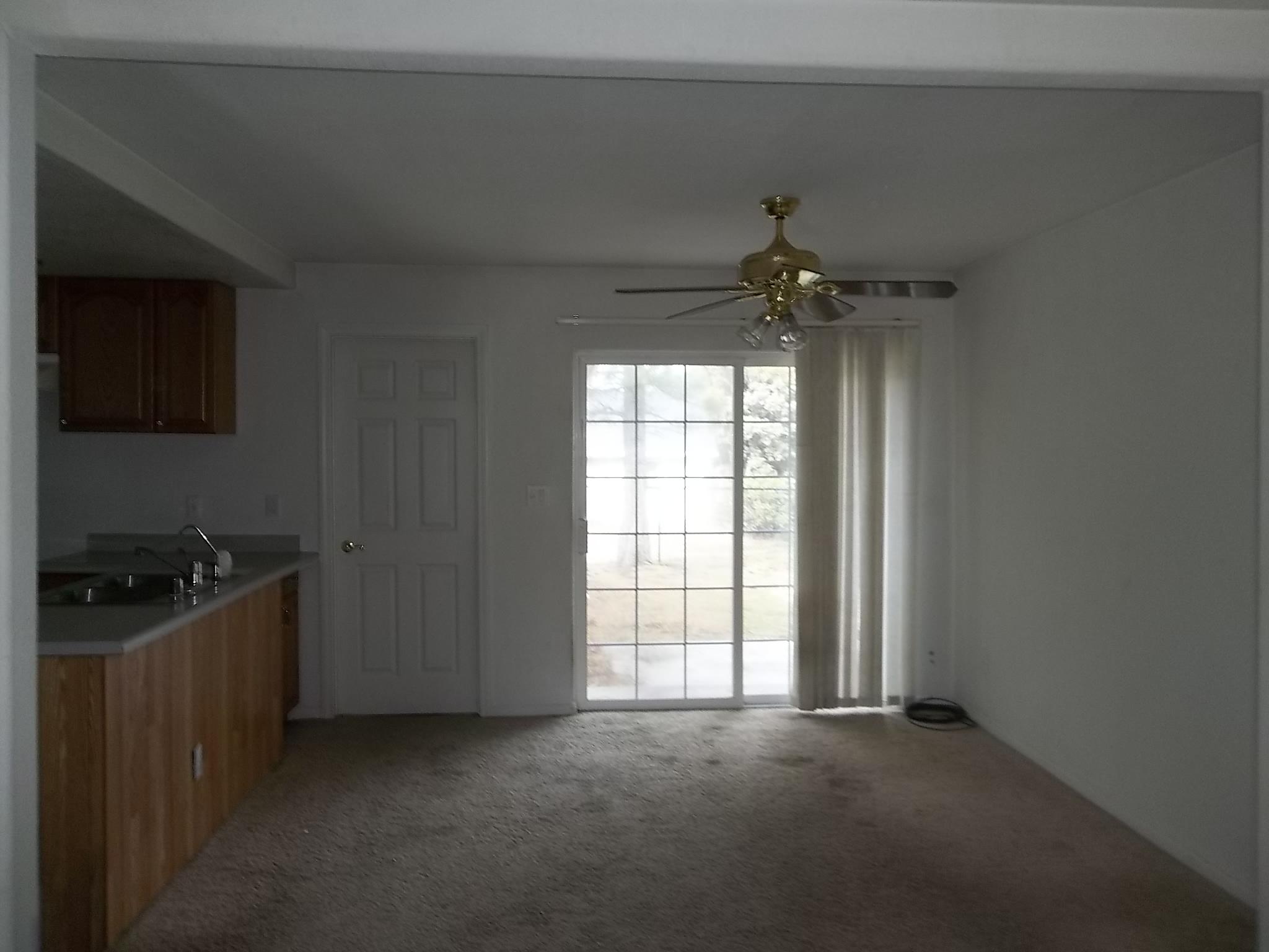16605 Friar Road Weed, CA 96094 - Photo 5 of 19 dining area