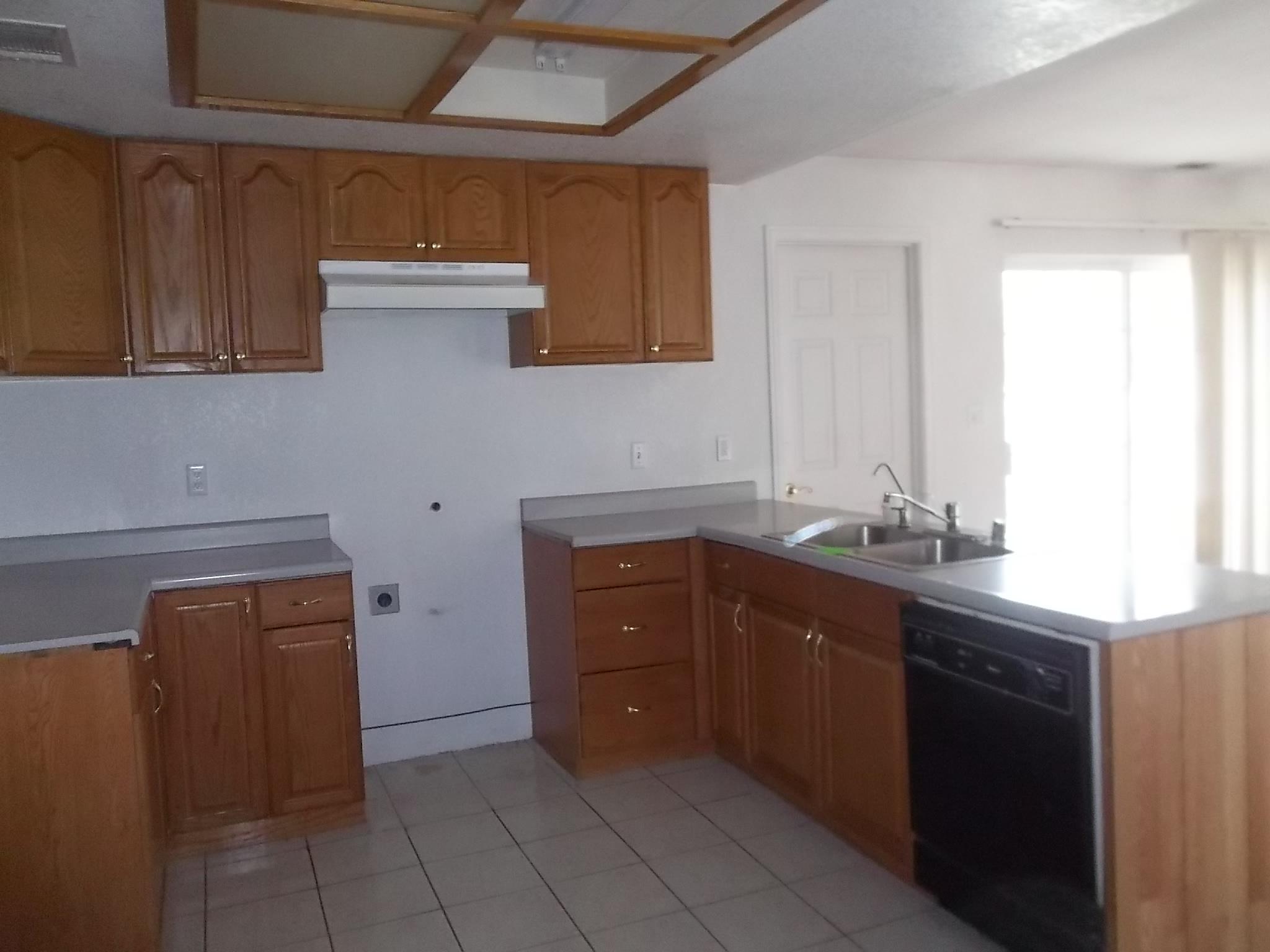 16605 Friar Road Weed, CA 96094 - Photo 6 of 19 kitchen