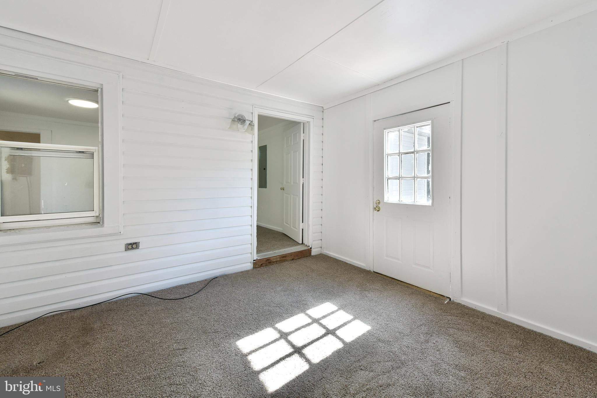 19086 Windsor Road Triangle, VA 22172 - Photo 8 of 9 Bedroom #3