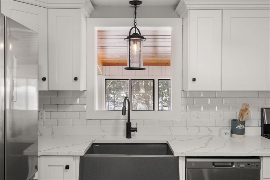 22 Old Bolton Road Hudson, MA 01749 - Photo 12 of 32