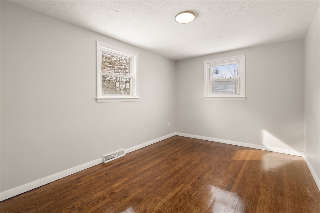 22 Old Bolton Road Hudson, MA 01749 - Photo 18 of 32