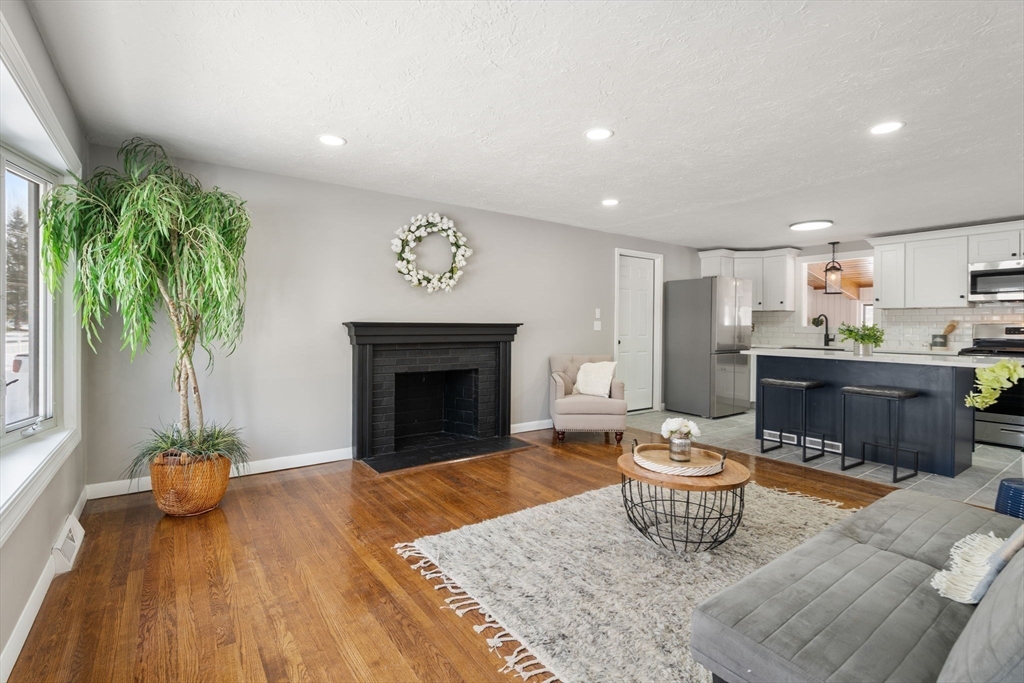 22 Old Bolton Road Hudson, MA 01749 - Photo 4 of 32