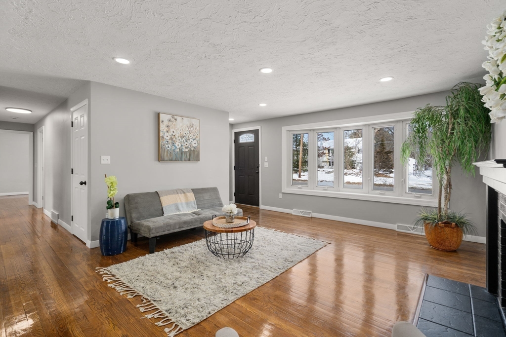 22 Old Bolton Road Hudson, MA 01749 - Photo 6 of 32