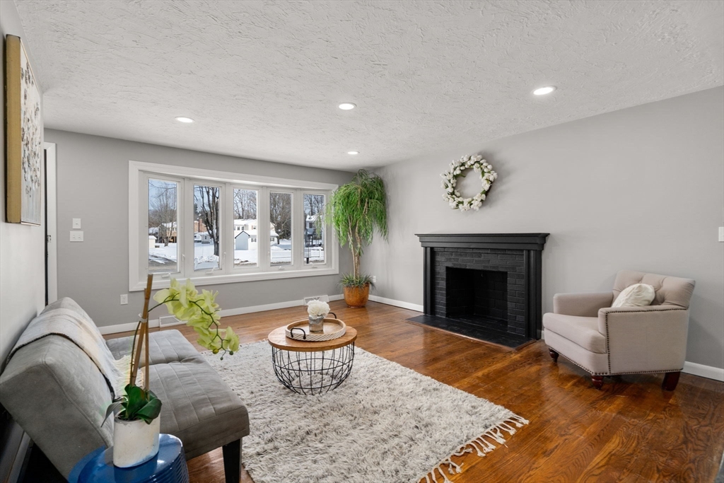 22 Old Bolton Road Hudson, MA 01749 - Photo 7 of 32