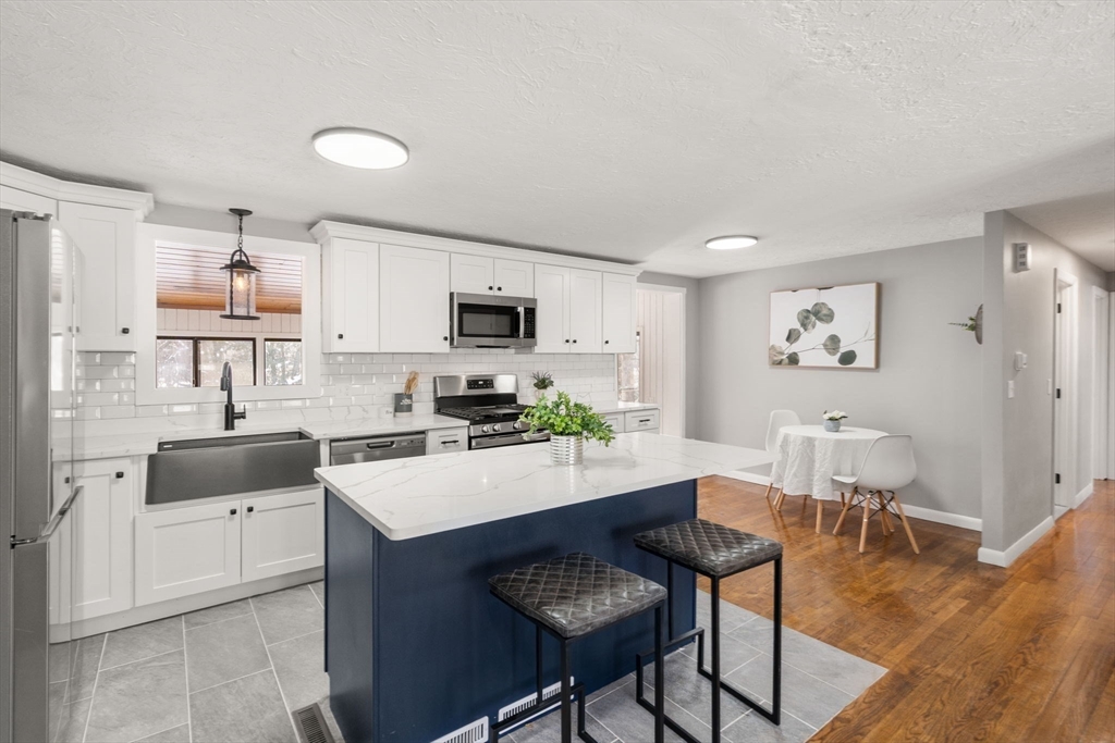 22 Old Bolton Road Hudson, MA 01749 - Photo 10 of 32