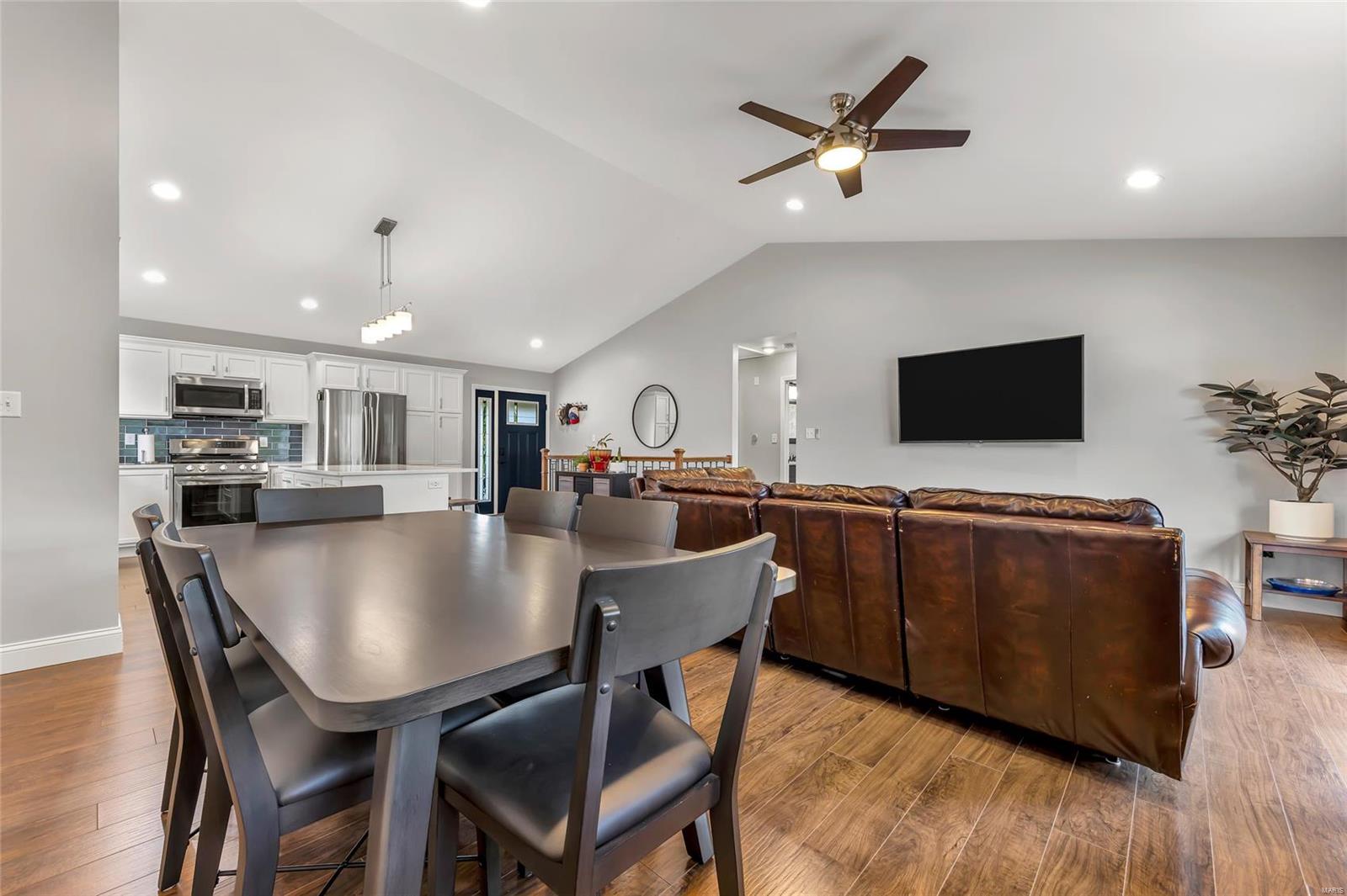 1323 Culpepper Ridge Drive Ballwin, MO 63021 - Photo 8 of 24 Gallery Image 8