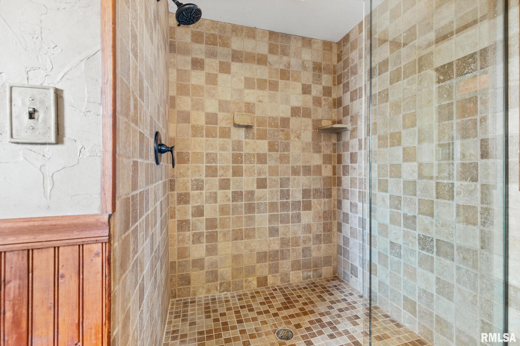 1911 California Road Pekin, IL 61554 - Photo 24 of 43 Gallery Image 24