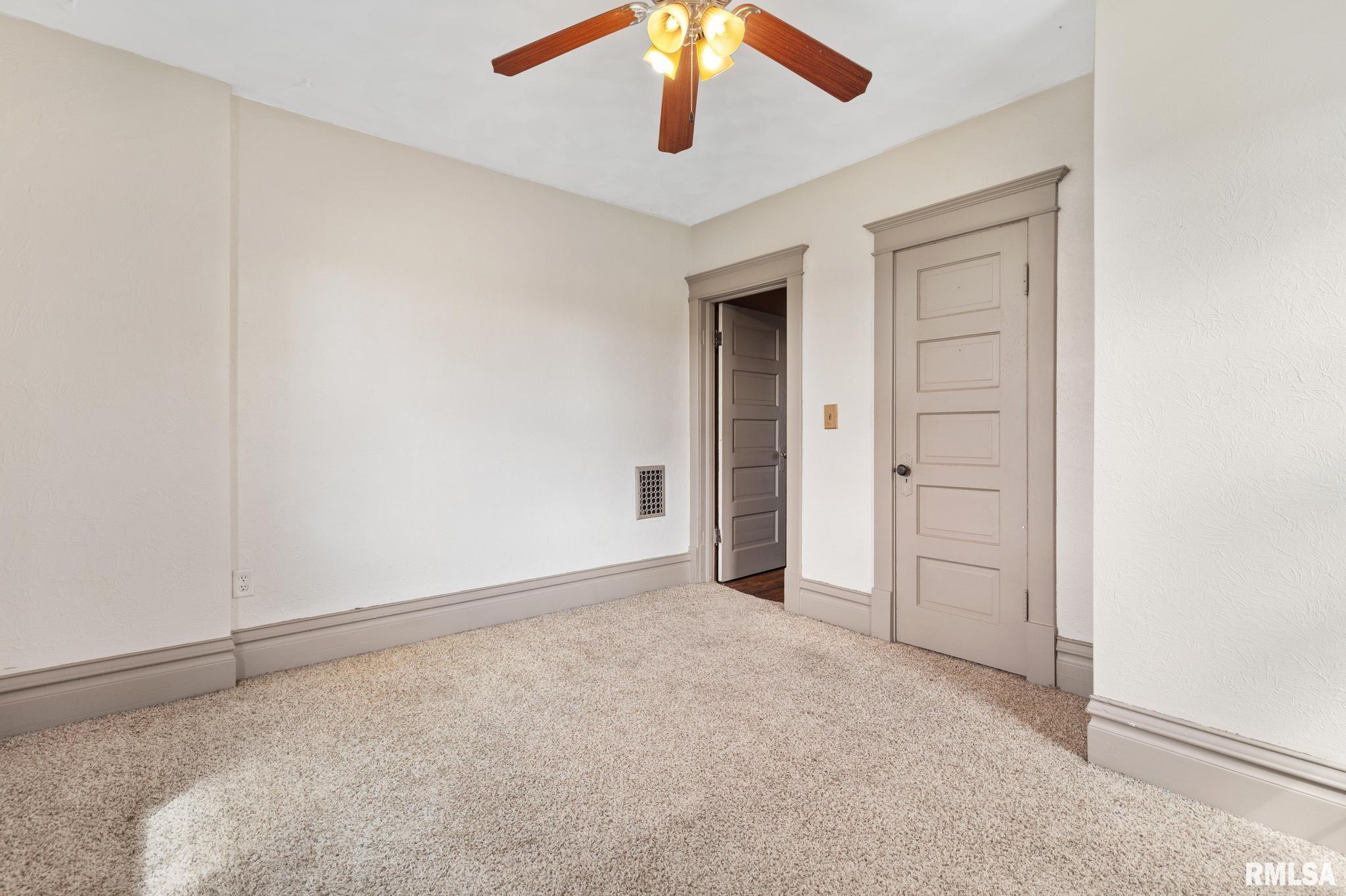 1911 California Road Pekin, IL 61554 - Photo 28 of 43 Gallery Image 28