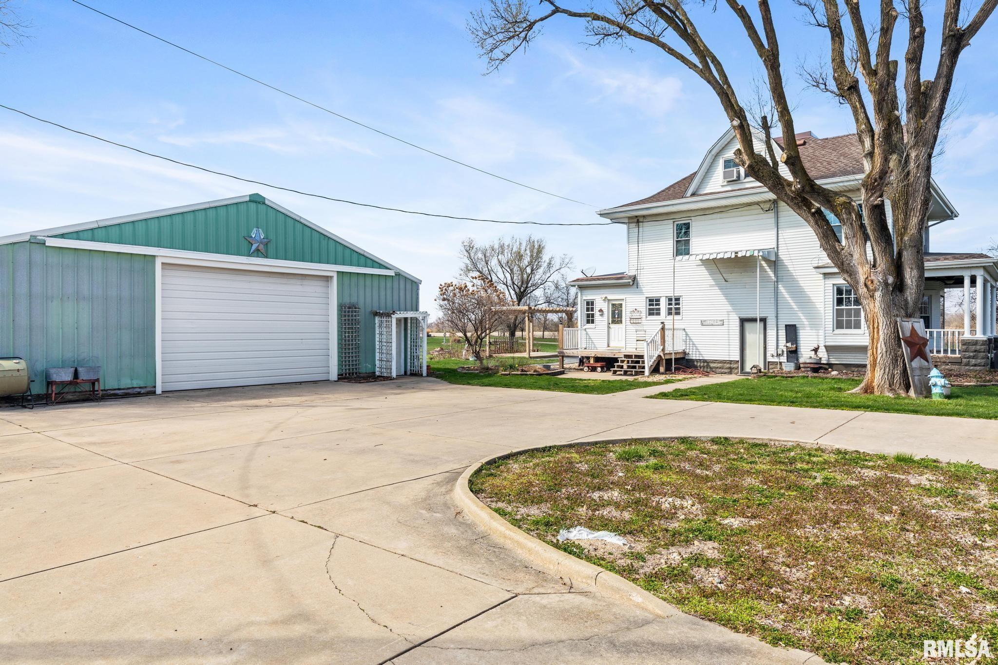 1911 California Road Pekin, IL 61554 - Photo 34 of 43 Gallery Image 34
