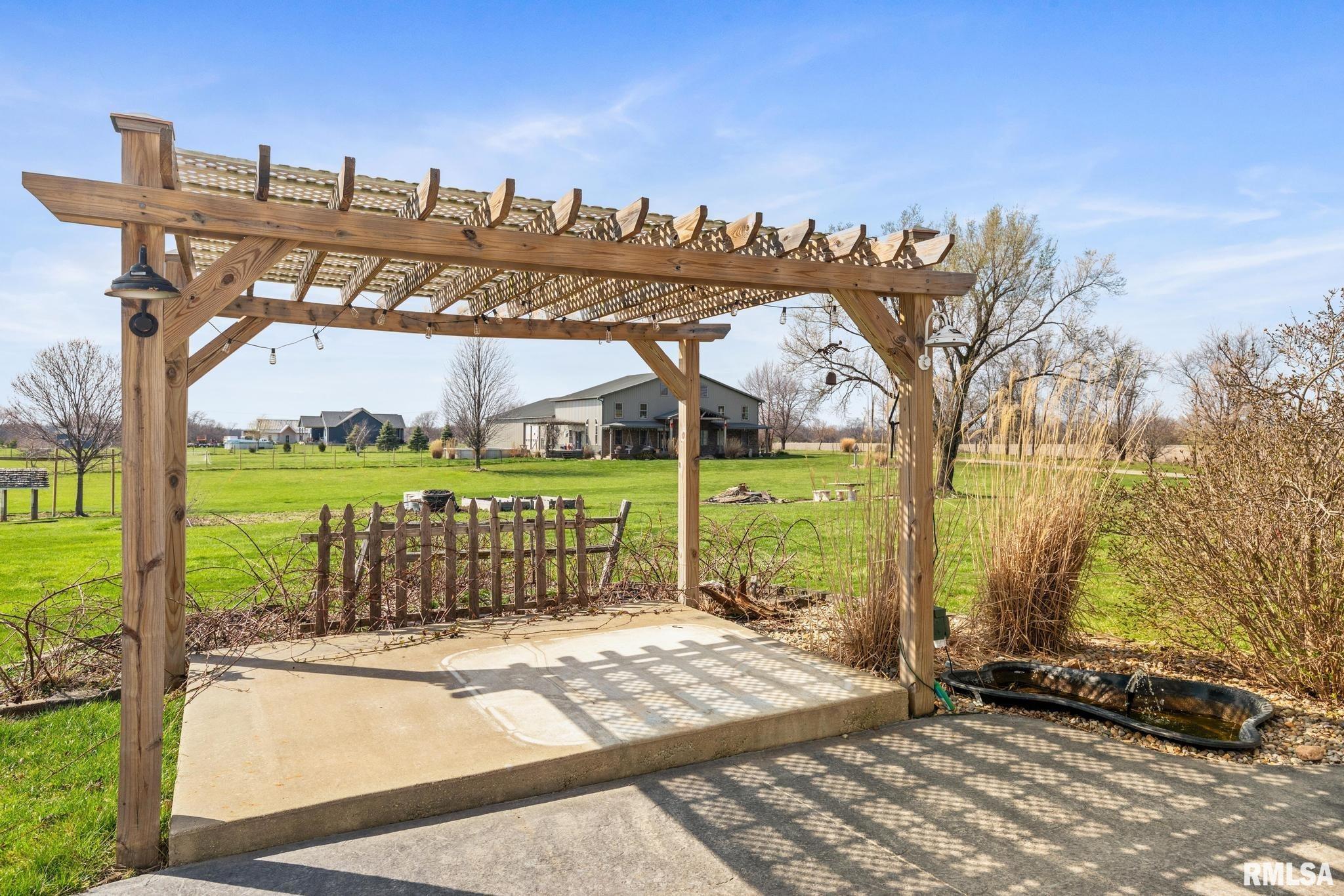 1911 California Road Pekin, IL 61554 - Photo 36 of 43 Gallery Image 36