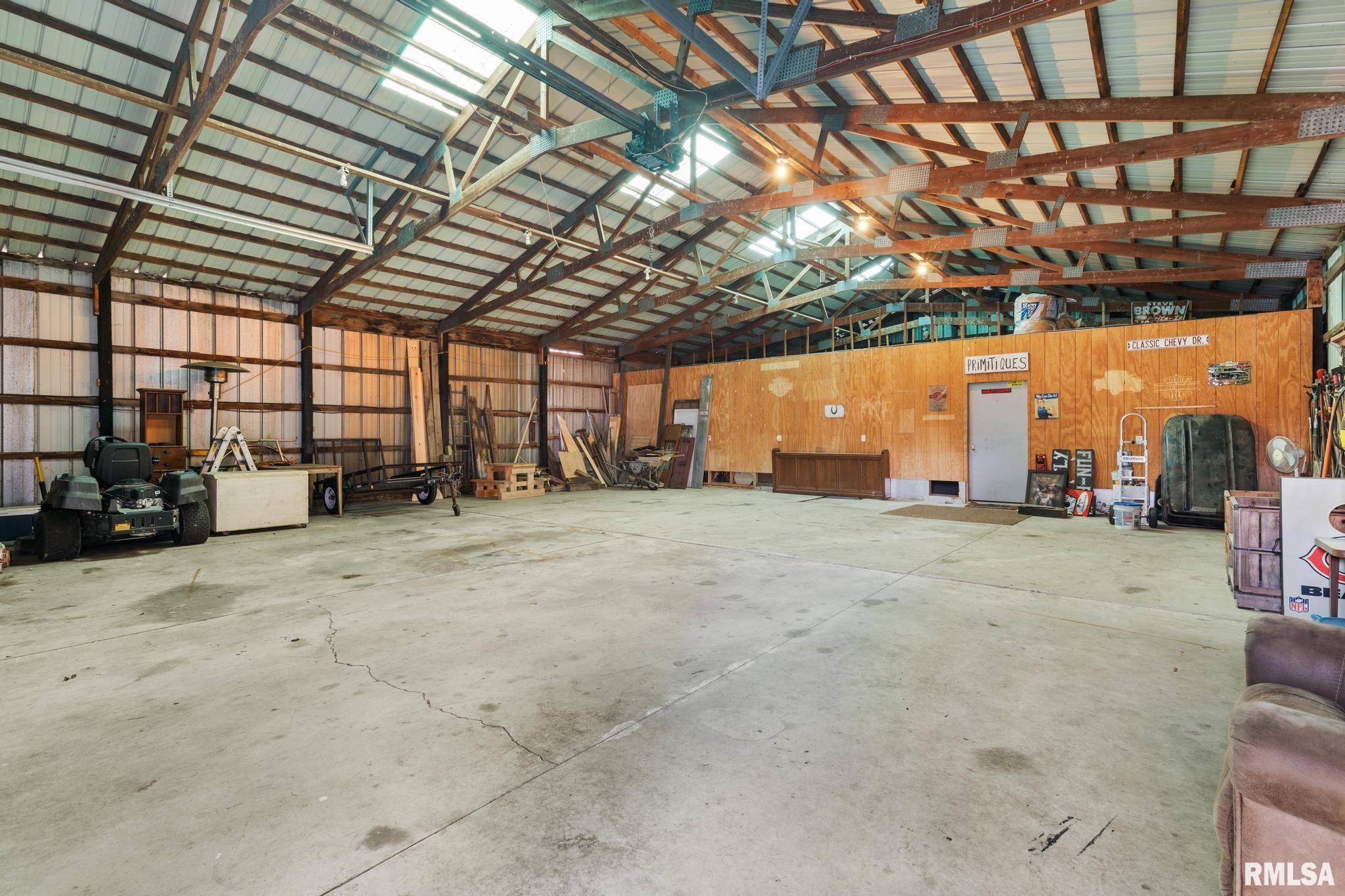 1911 California Road Pekin, IL 61554 - Photo 40 of 43 Gallery Image 40