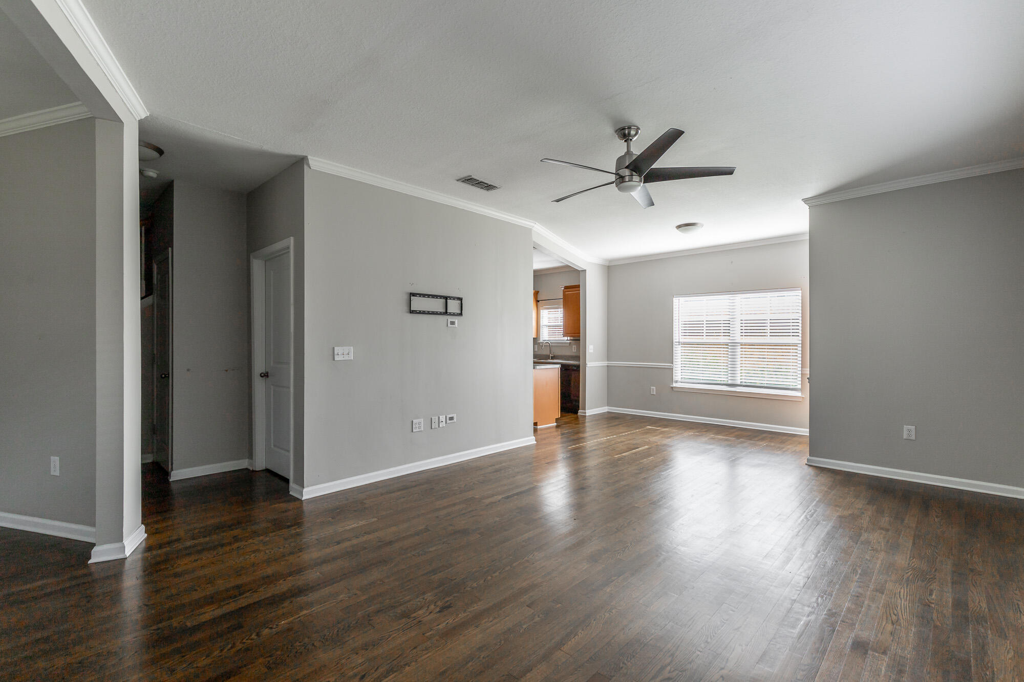 6105 Regency Court Chattanooga, TN 37421 - Photo 4 of 37 Living Room