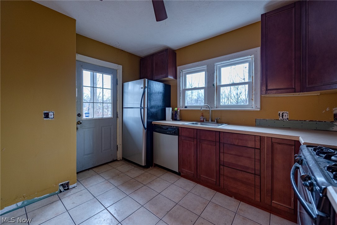 3216 Tullamore Road Cleveland, OH 44118 - Photo 12 of 20