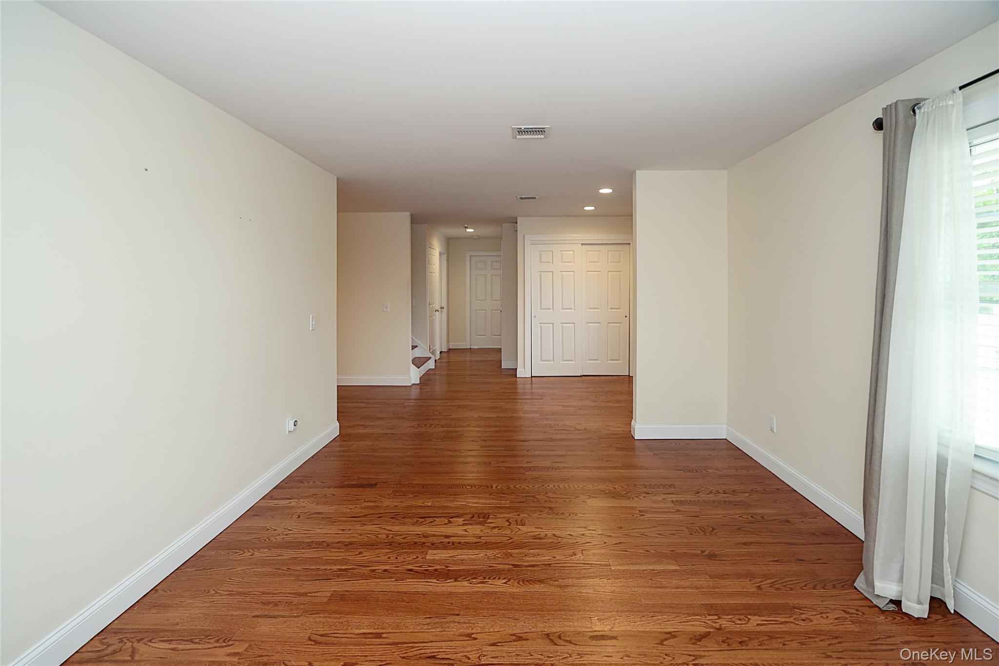 370 Rider Avenue Patchogue, NY 11772 - Photo 11 of 40 Living Room