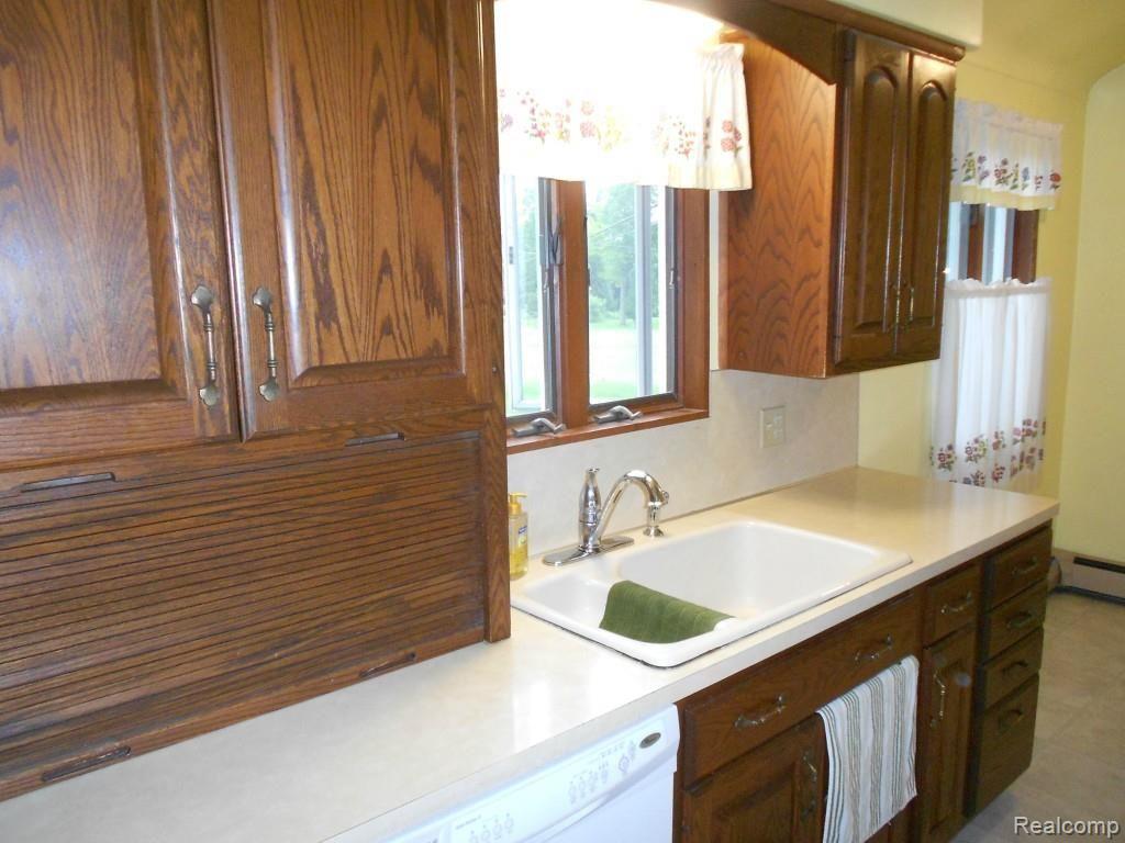 41050 Savage Road Belleville, MI 48111 - Photo 2 of 74