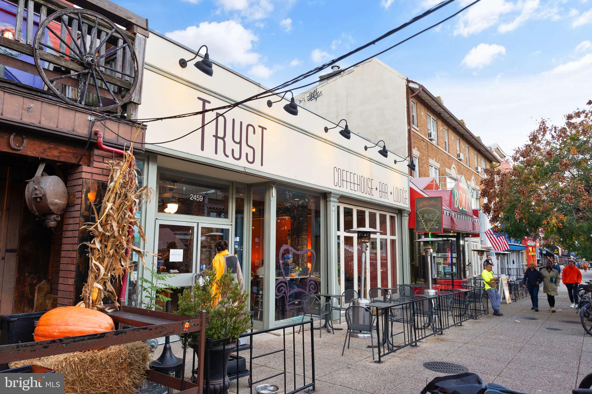 2328 Champlain Street Northwest, Unit PH424 Washington, DC 20009 - Photo 39 of 50 Neighborhood - Tryst - Easygoing Coffeehouse