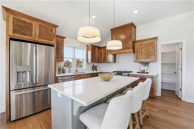 $645,500 | 12151 North Frst Court, Kansas City, MO 64165