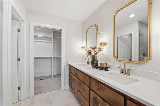 $645,500 | 12151 North Frst Court, Kansas City, MO 64165